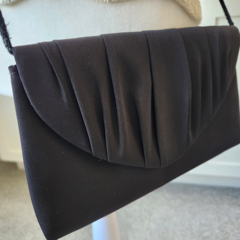 Le Regale Black Evening Formal Shoulder Bag Clutch Crossbody Elegant Glam Classy